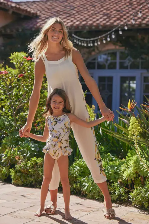 Mother and daughter dressed in Hermoza brand clothing and swimwear